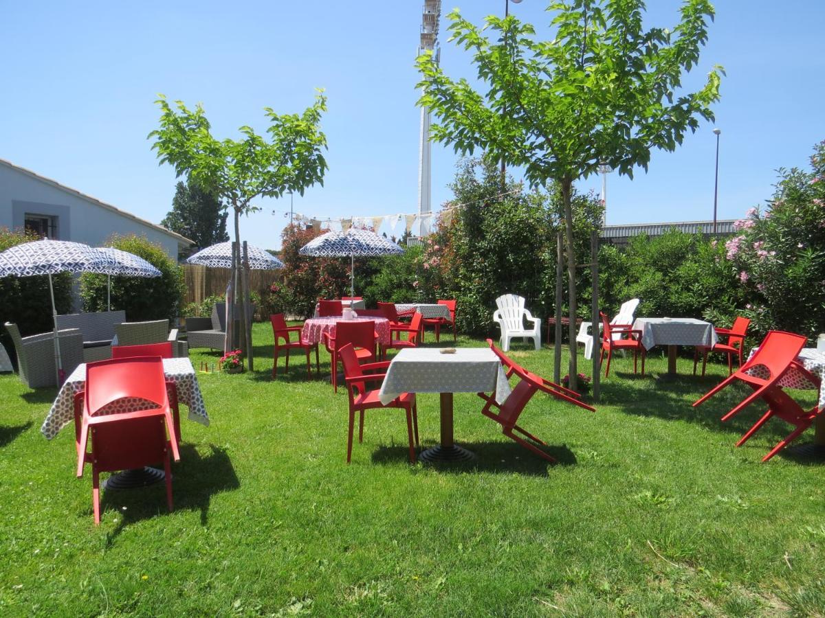 Hotel Kyriad Cap Sud Aviñón Exterior foto